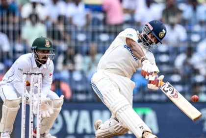 রানের পাহাড় বড়ই হচ্ছে ভারতের