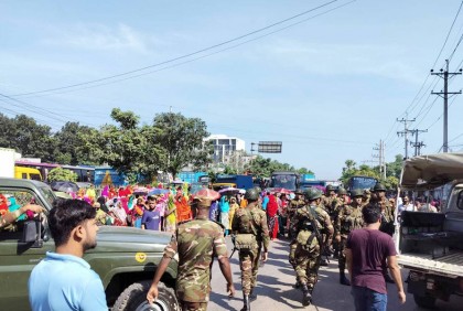 টঙ্গীতে শ্রমিকদের বিক্ষোভ, মহাসড়কে তীব্র যানজট  