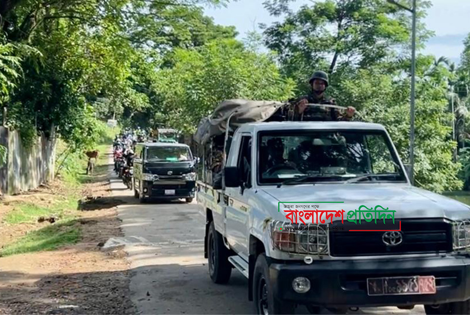 সেনা নিরাপত্তায় স্বস্তিতে ফিরেছে সাজেকের পর্যটকরা