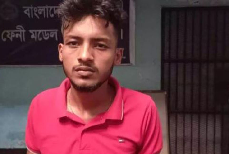 ফেনীতে ছাত্র-জনতার ওপর হামলার ঘটনায় ছাত্রলীগ নেতা গ্রেফতার