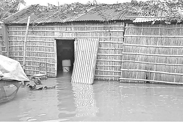 প্লাবিত নিম্নাঞ্চল, পানিবন্দি হাজার হাজার মানুষ