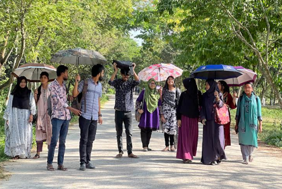 ৩ মাস পরে বেরোবিতে ক্লাস শুরু, শিক্ষার্থীরা স্মরণ করলেন আবু সাঈদকে