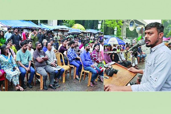 জুলাই অভ্যুত্থানে শহীদদের নিয়ে রাজনীতি করবেন না