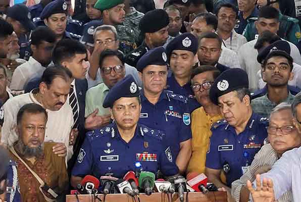 অপকর্মের চেষ্টা করলে কঠোর ব্যবস্থার হুঁশিয়ারি আইজিপির