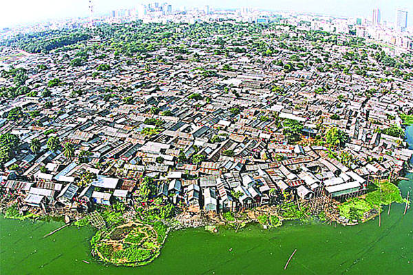 স্বস্তি নেই বস্তির জীবনে