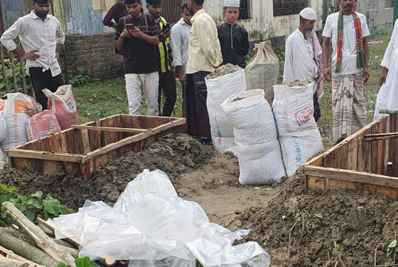 শেরপুরের একই পরিবারের নিহত ৪ জনের দাফন সম্পন্ন 