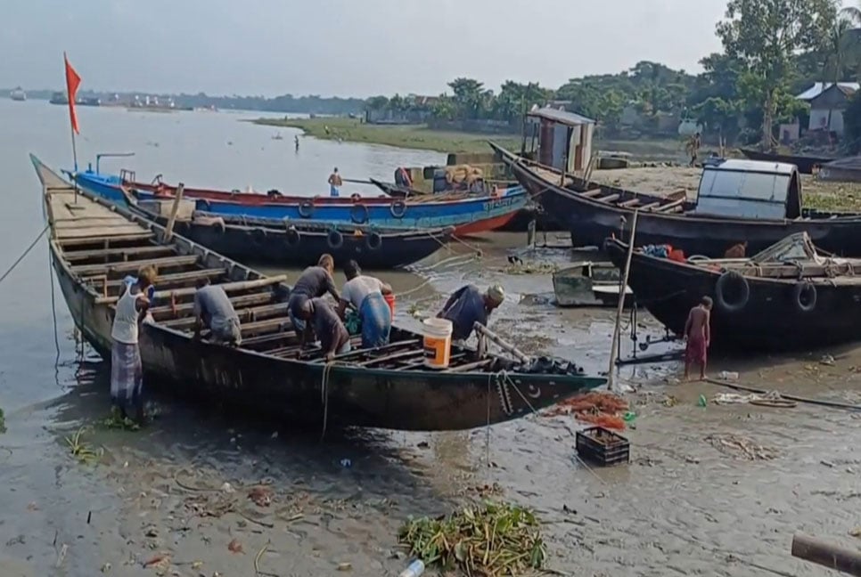 চাঁদপুরে মা ইলিশ সংরক্ষণ অভিযান