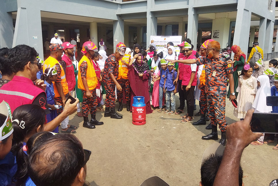 মোরেলগঞ্জে আন্তর্জাতিক দুর্যোগ প্রশমন দিবসে র‌্যালি 