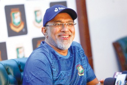 হাথুরুসিংহেকে বরখাস্ত করলো বিসিবি