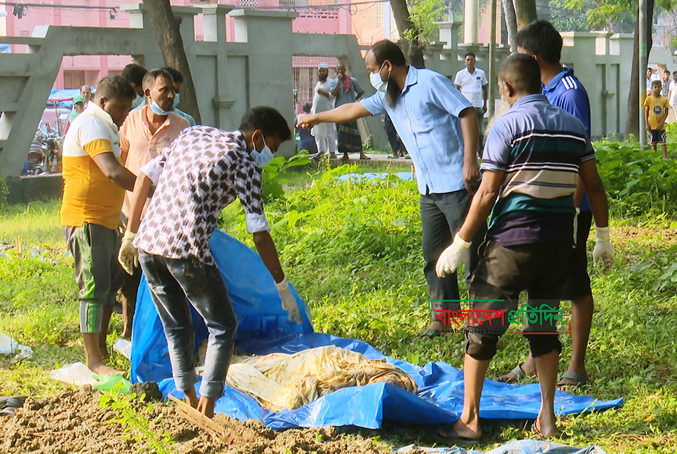 কবর থেকে তোলা হলো ছাত্র আন্দোলনে নিহত সাকিবের লাশ