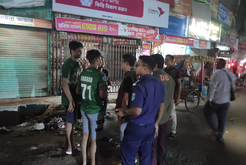 টাঙ্গাইলে আইনশৃঙ্খলা নিয়ন্ত্রণে ঢাকা-টাঙ্গাইল মহাসড়কসহ বিভিন্ন স্থানে রাতভর অভিযান