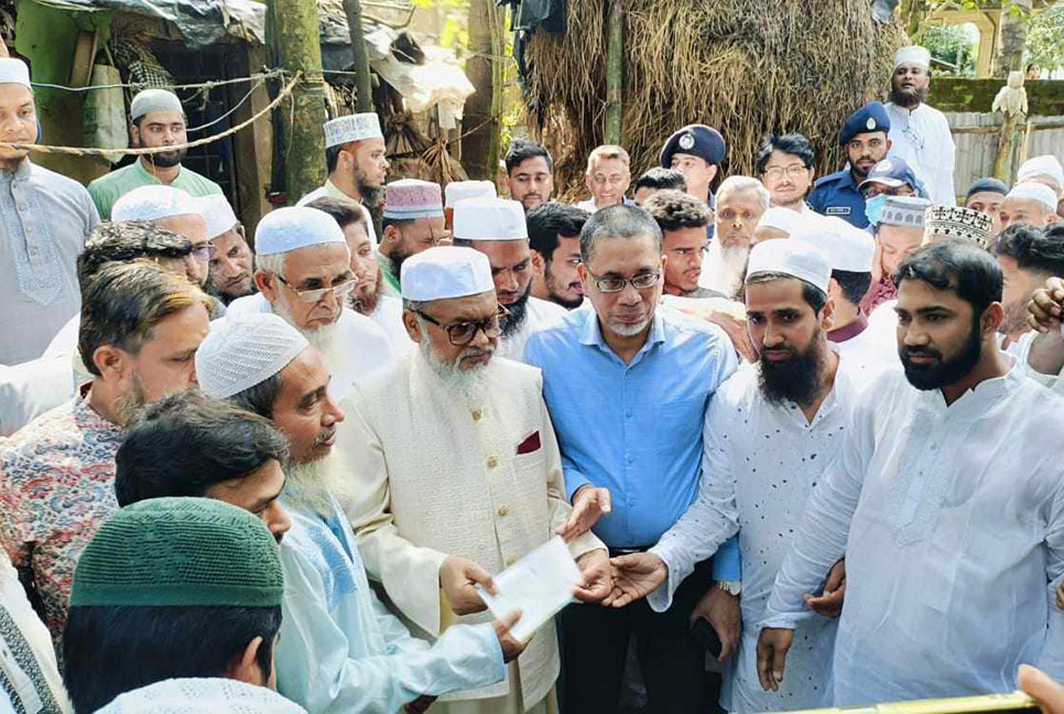 জুলাই বিপ্লবের শহীদদের জাতি স্মরণে রাখবে : ধর্ম উপদেষ্টা 