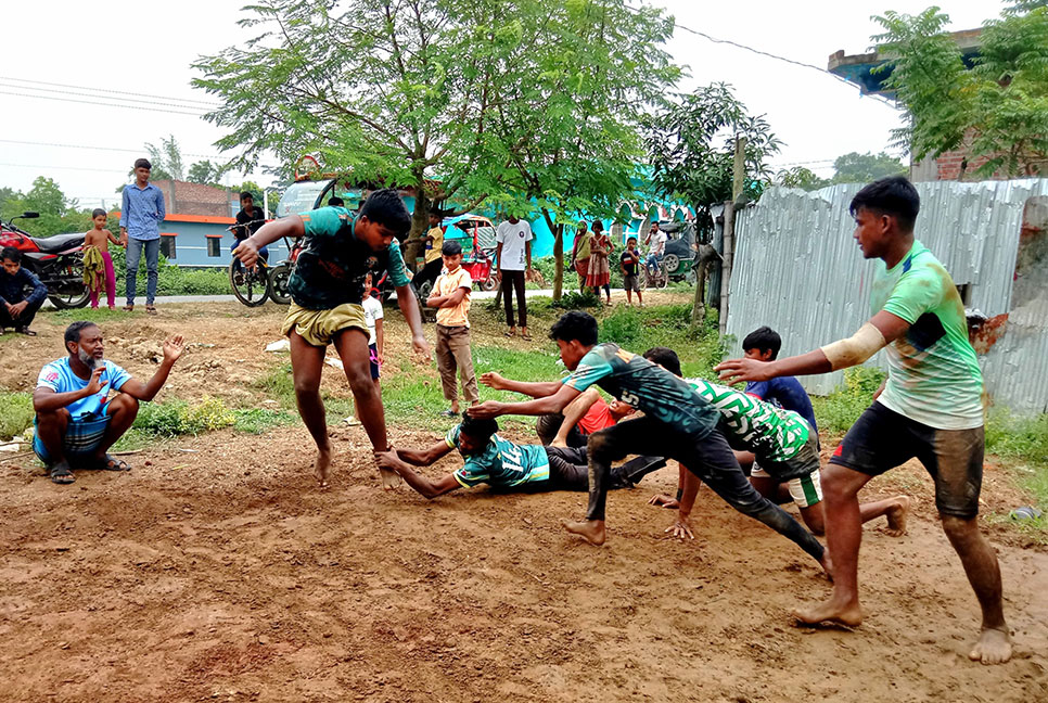 বসুন্ধরা শুভসংঘের উদ্যোগে জয়পুরহাটে হাডুডু খেলা