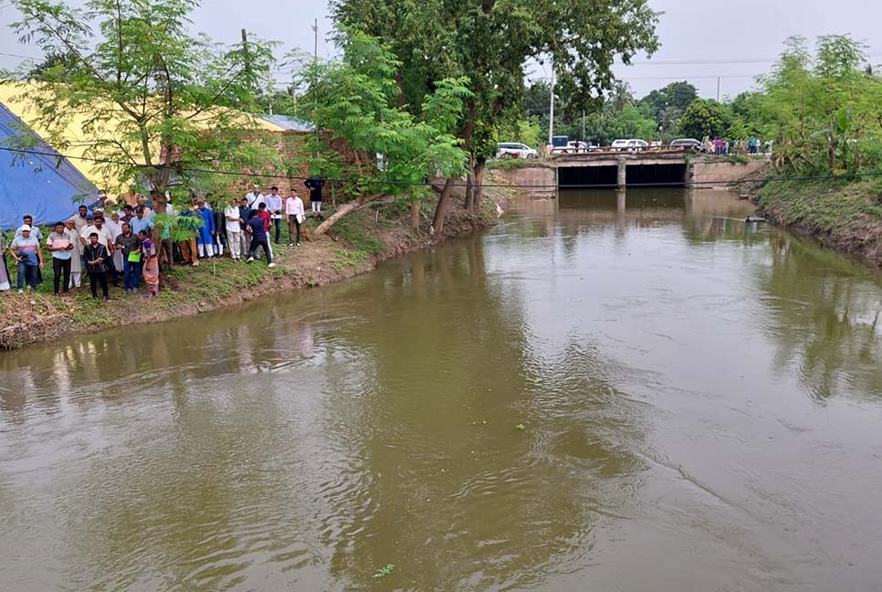 যশোরে জলাবদ্ধতা সমস্যা নিরসনে আমডাঙ্গা খাল প্রশস্ত করে পুনঃখননের উদ্যোগ