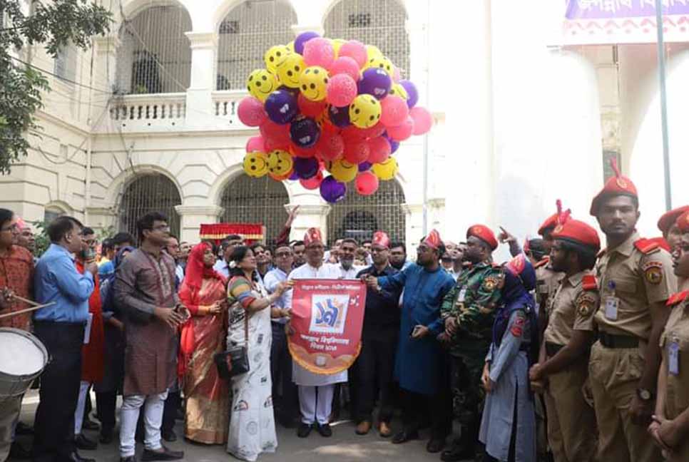 ছাত্র আন্দোলনের থিম ধারণ করে জবির ১৯তম প্রতিষ্ঠাবার্ষিকী উদযাপিত