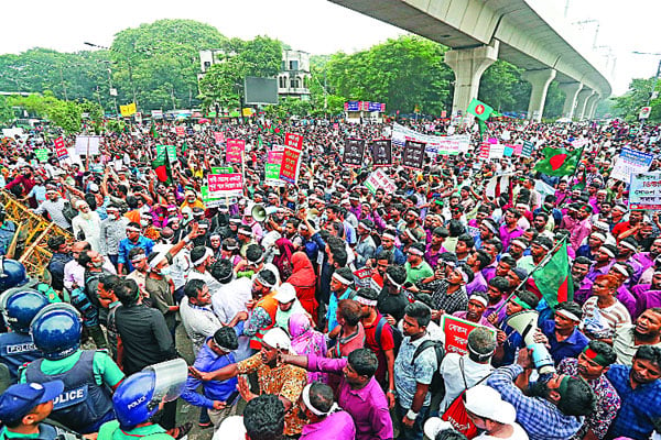 অবরুদ্ধ শাহবাগ, দিনভর ভোগান্তি