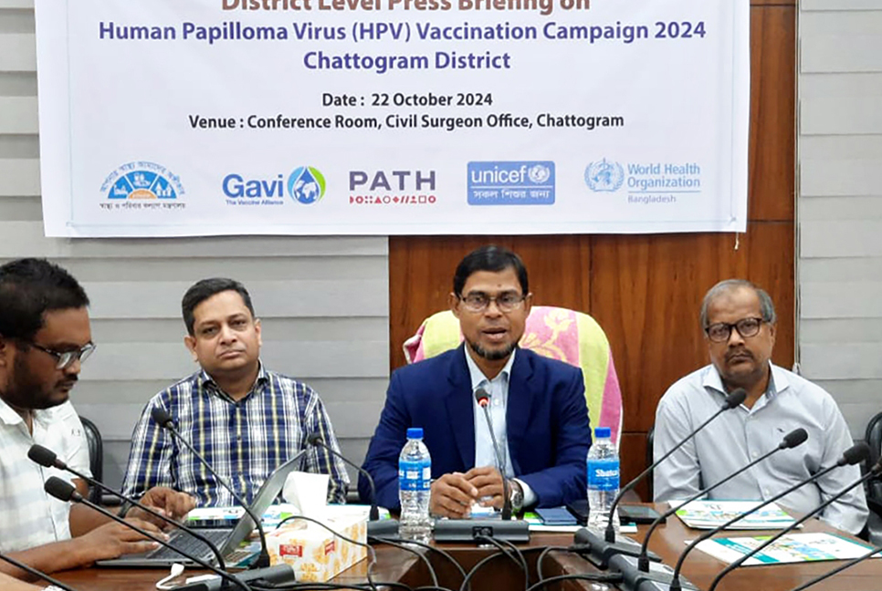 চট্টগ্রামে ৩ লাখ ৪০ হাজার কিশোরীকে দেয়া হবে জরায়ুমুখ ক্যান্সার টিকা