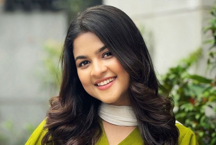সেই ‘লাইভ’ ইস্যুতে যা বললেন সাদিয়া আয়মান