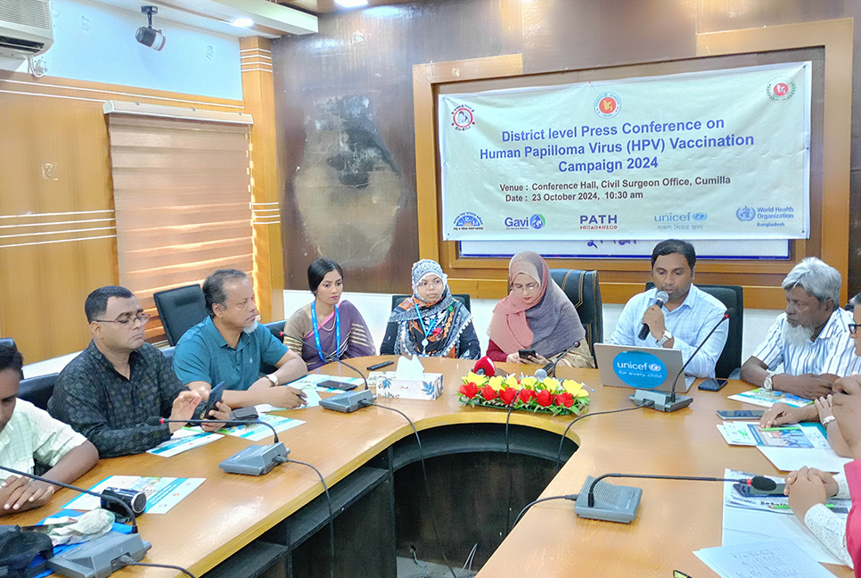 কুমিল্লার প্রায় ৪ লাখ কিশোরী পাবে জরায়ুমুখ ক্যানসার প্রতিরোধী টিকা