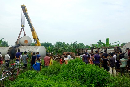 ১১ ঘণ্টা পর খুলনার সঙ্গে সারাদেশের ট্রেন চলাচল স্বাভাবিক