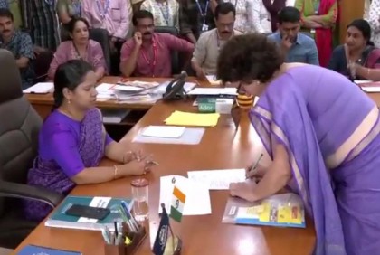লোকসভা উপনির্বাচনে কেরালার ‘ওয়েনাড’ আসনে মনোনয়ন প্রিয়াঙ্কার! 