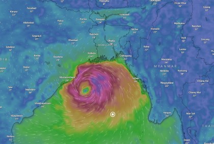 প্রবল ঘূর্ণিঝড়ে রূপ নিয়েছে ‘দানা’