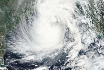 প্রবল ঘূর্ণিঝড় ‘দানা’র প্রভাবে উপকূলে অতি ভারী বর্ষণ হতে পারে

