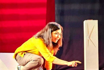 
বৃষ্টিস্নাত সন্ধ্যায় মহিলা সমিতিতে 'পারো' মঞ্চায়িত