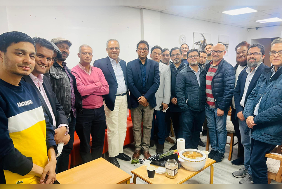 গণমাধ্যম সংস্কার কমিশনের প্রধান কামাল আহমেদের সঙ্গে লন্ডনে গণমাধ্যমকর্মীদের মতবিনিময়