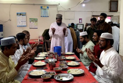 খাবারের মানোন্নয়নে শিক্ষার্থীদের তত্ত্বাবধানে চবির হলে ডাইনিং শুরু