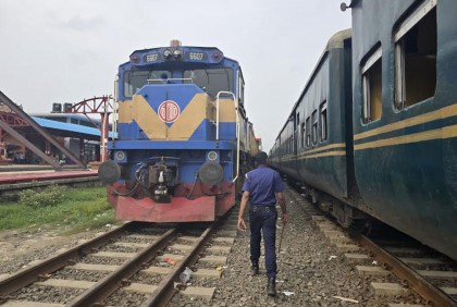টঙ্গীতে ১৩ ঘণ্টা আটকা সবজিবাহী ট্রেন 


