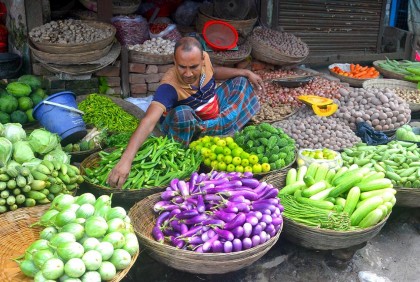 হাত বদলেই বাড়ছে সবজির দাম