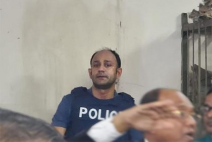 রিমান্ড শেষে কারাগারে ব্যারিস্টার সুমন