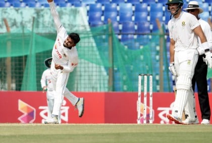 নির্বিষ বোলিং-ফিল্ডিংয়ে বাংলাদেশের হতাশাজনক দিন