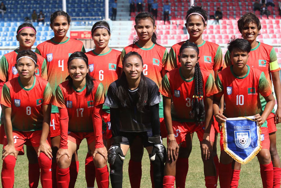 নারী সাফের ফাইনাল: এক পরিবর্তন নিয়ে নেপালের মুখোমুখি বাংলাদেশ