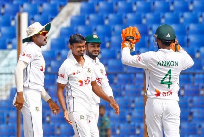 চারশ পেরিয়েছে প্রোটিয়াদের সংগ্রহ, তাইজুলের ফাইফার