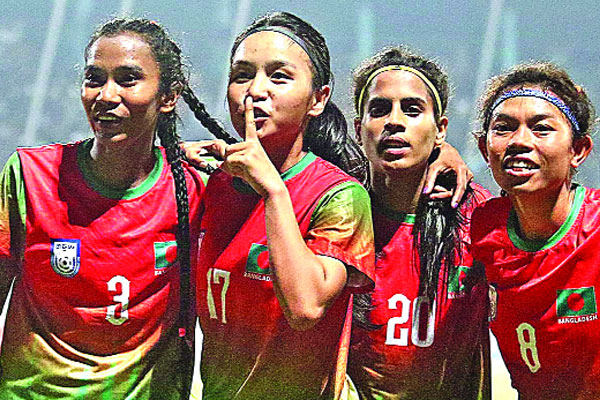 আবারও চ্যাম্পিয়ন মেয়েরা