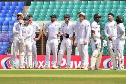 ১৫৯ রানে অলআউট, ফলোঅনে বাংলাদেশ