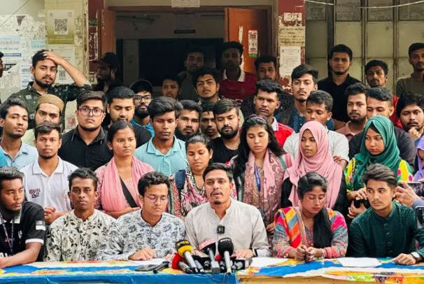 আন্দোলন চালিয়ে যাওয়ার ঘোষণা সাত কলেজের শিক্ষার্থীদের

