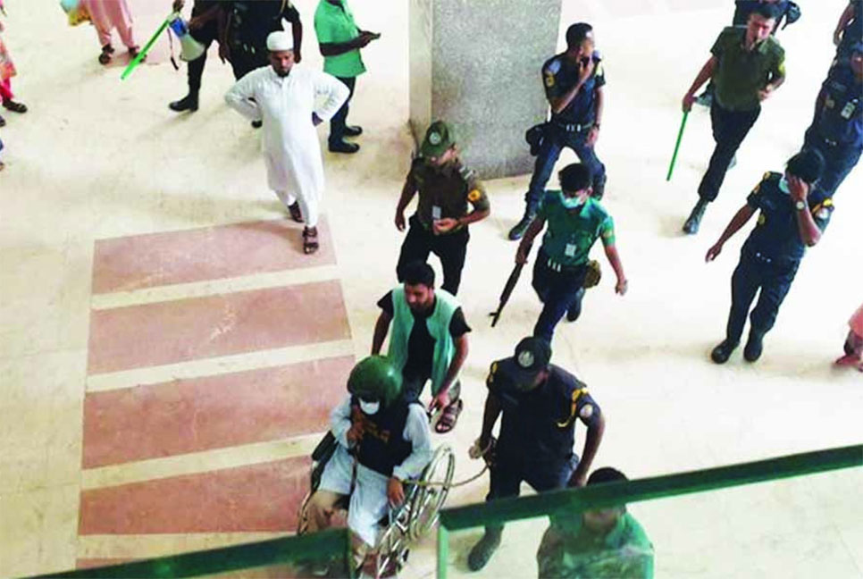 স্বাস্থ্য পরীক্ষা শেষে কারাগারে শাহরিয়ার কবির