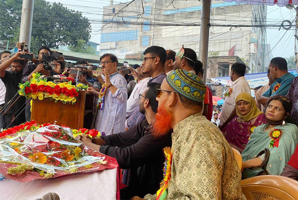 রাজনৈতিক দল চরিত্র না বদলালে জনগণ রাজনৈতিক দল বদলে দেবে : মান্না

