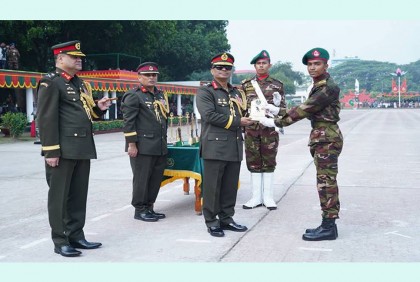 রাজশাহীতে সেনাবাহিনী প্রধান কুচকাওয়াজ অনুষ্ঠিত