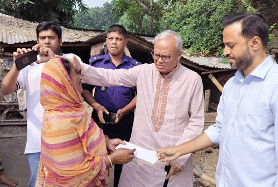 রাজনৈতিক দলের অফিসে আগুনের নিন্দা রিজভীর