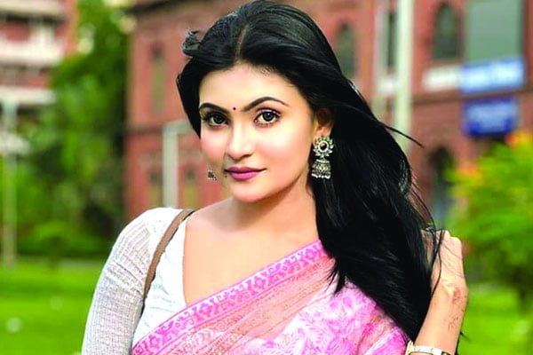 মায়ের ইচ্ছায় নাটকে অভিনয় করা