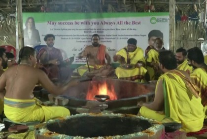 কমলা হ্যারিসের জন্য ভারতীয় হিন্দু পুরোহিতদের পূজার আয়োজন

