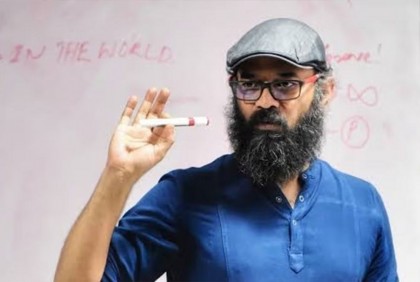 জনপ্রিয় পরিচালকের পচাগলা মরদেহ উদ্ধার, রহস্য কী?