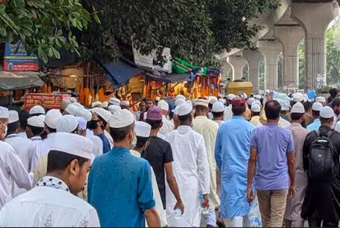 সোহরাওয়ার্দীর কয়েক কিলোমিটার জুড়ে শুধুই আলেম-ওলামা