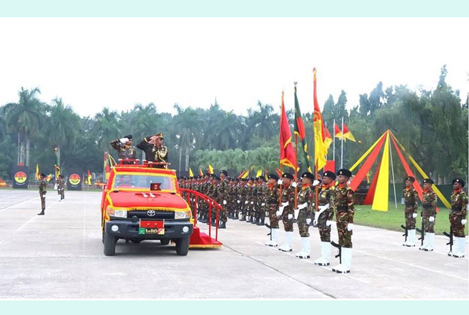 সেনাবাহিনীর বিভিন্ন কোরের রিক্রুট ব্যাচের সেনাবাহিনী প্রধান কুচকাওয়াজ অনুষ্ঠিত