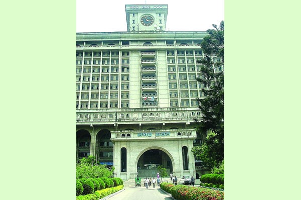 নাগরিক সেবা তলানিতে