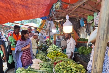 চট্টগ্রামে পাঁচ দোকান মালিককে জরিমানা